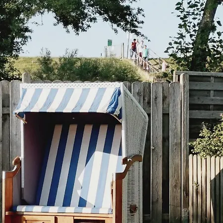 Holiday home Haus Meeresbrise Dornumersiel